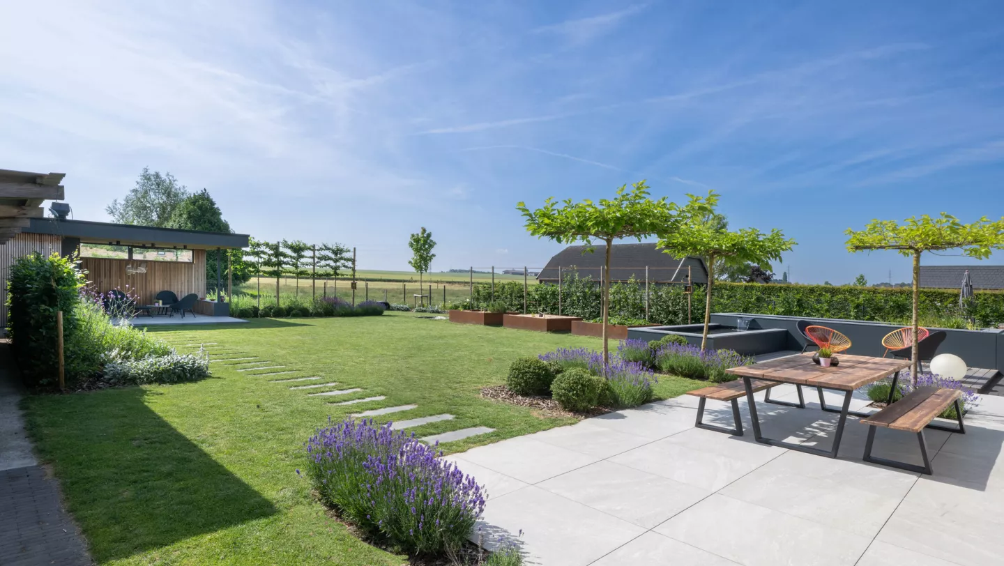 Aménagement d'une terrasse moderne en province de Namur
