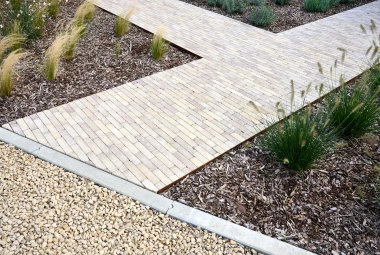 Aménagement de la devanture d'une maison 