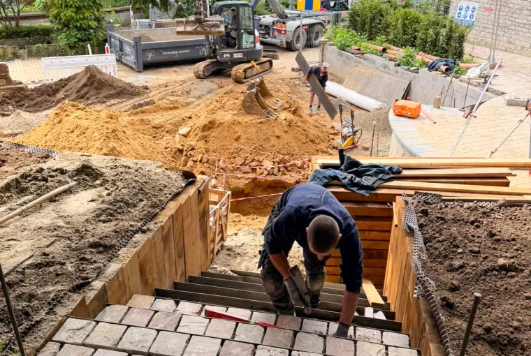 La gestion des eaux de pluie : la priorité pour Signé Jean dans la réfection des abords de l'église de Woluwé-Saint-Pierre