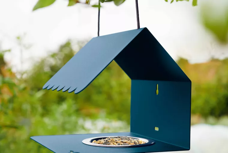 Rendez votre extérieur plus agréable avec un mangeoire pour oiseau Fermob