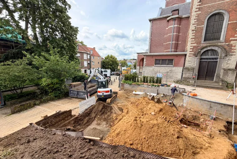 Signé Jean découvre des ossements lors de la réfection des abords d'une église à Woluwé-Saint-Pierre