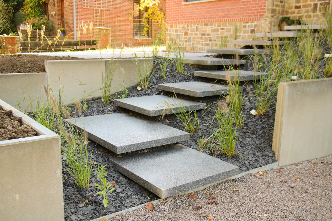 Création d'un escalier flottant par Signé Jean