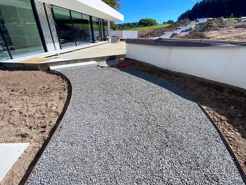 Aménagement d'une terrasse en cours avec Signé jean dans la province de Namur